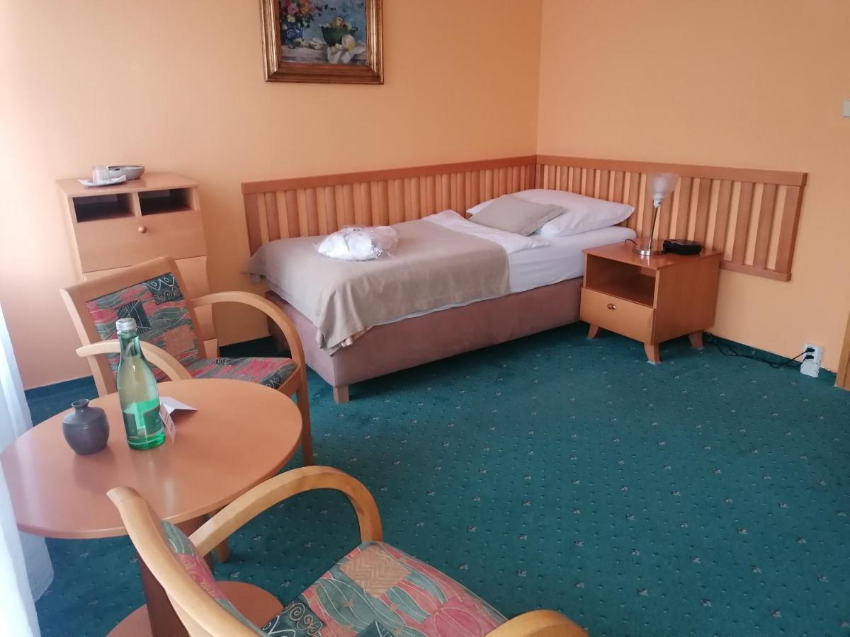 Monti Spa Františkovy Lázně Exterior foto